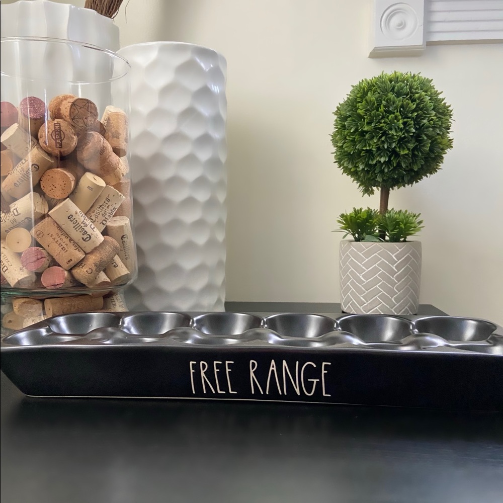 Rae Dunn ‘FREE RANGE’ Black 12 Egg Holder